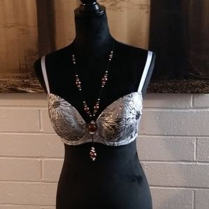Victoria Secret 34D Bra